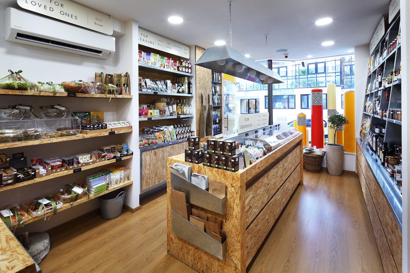 Karpos Food Drink Shop Retail Design Visual Merchandising 3 FOUNDiiD